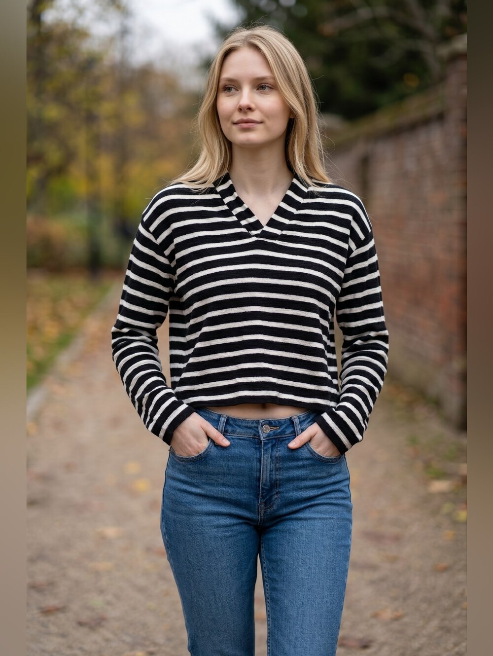 Selected Femme Black & White Striped V-Neck Cropped Knit Sweater